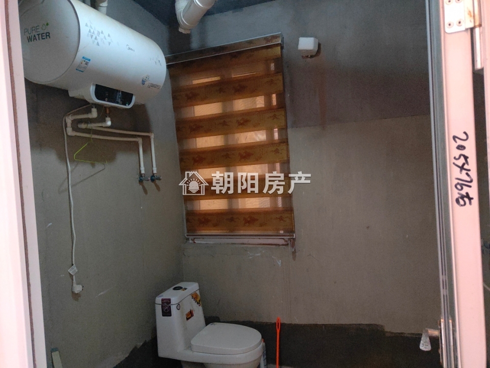 英伦联邦 100平 朝南两室简装 4200元/平 学区房