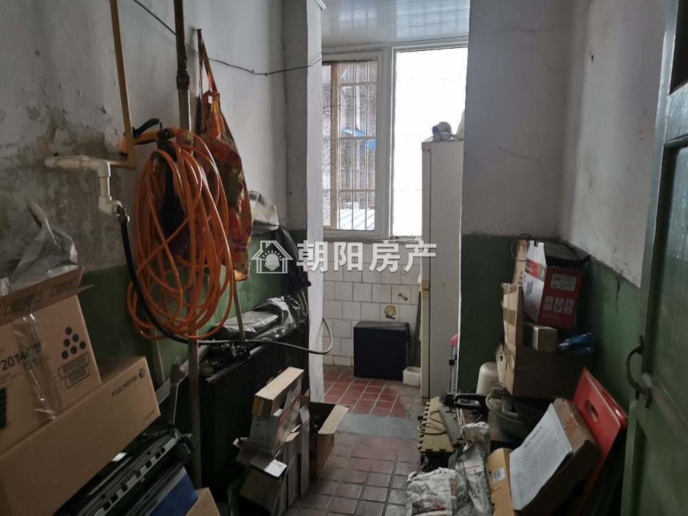 公安大院 61平 朝南两室 满两年免税 洞二学区