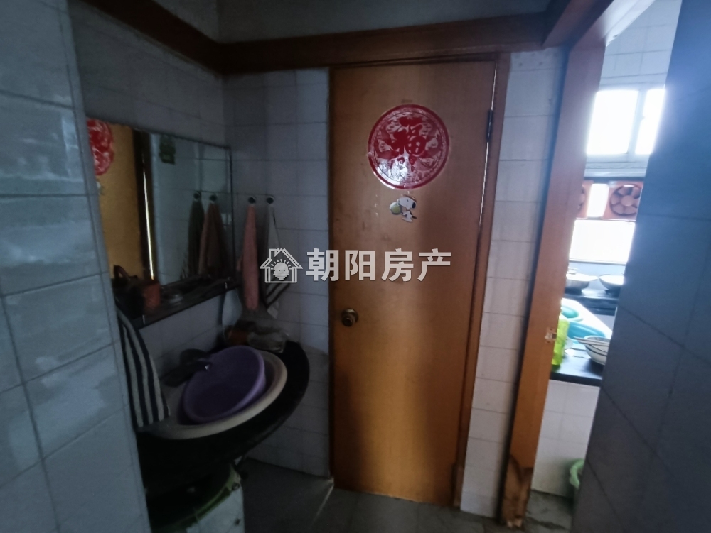 标准件厂家属楼 68平 朝南两室一厅 满两年 交通便利随时看房