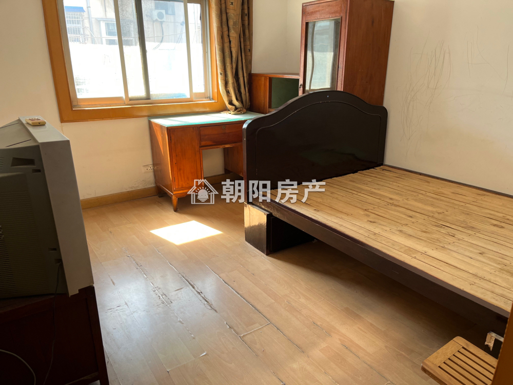 园丁小区 73平 朝南精装两室 满两年 交通便利 采光好