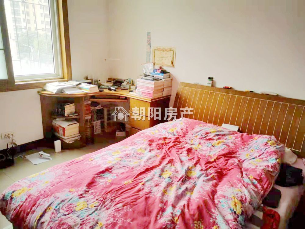 海达花园 83平 南向精装两居 满两年 交通便利