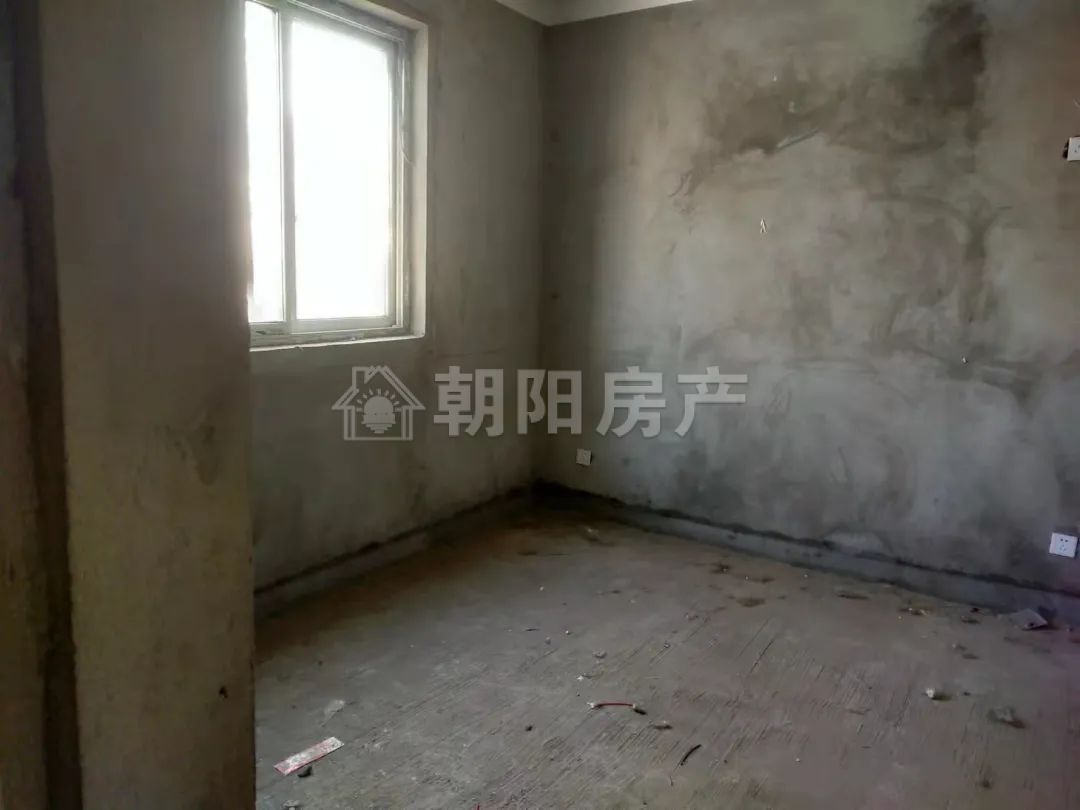 稻香花园二期 130平 南向三室 交通便利 毛坯