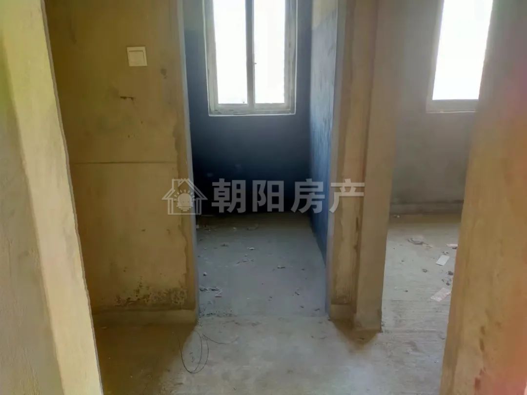 稻香花园二期 130平 南向三室 交通便利 毛坯
