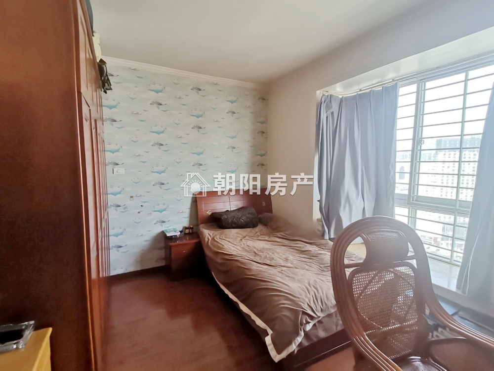 双子星座 115平 南向精装三室 满两年 交通便利