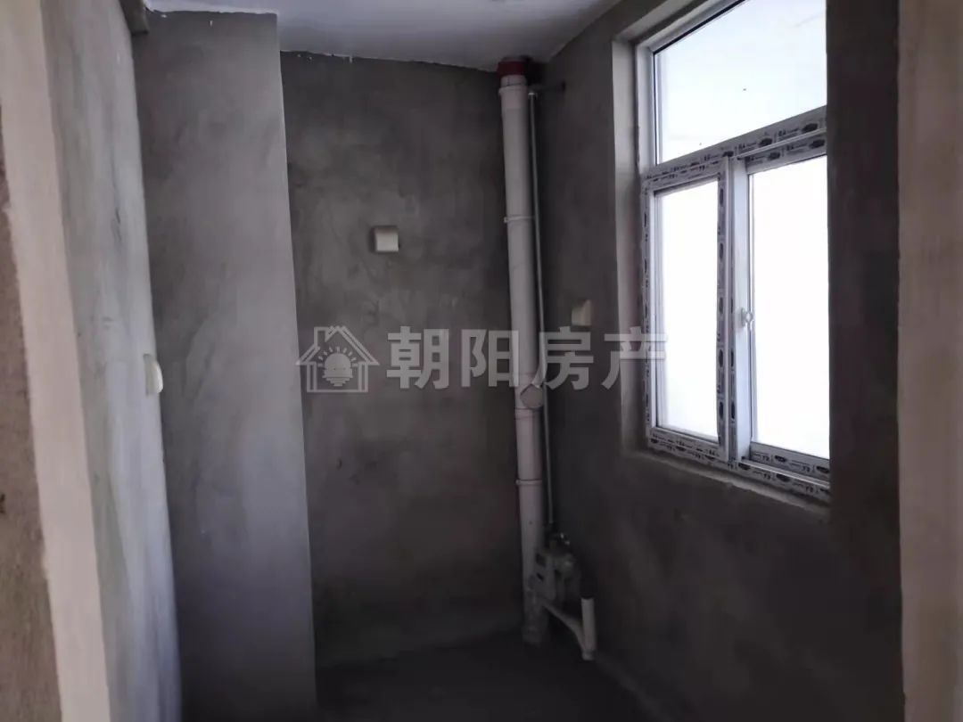 金地新天地 70平 南向三居双卫 满两年 交通便利