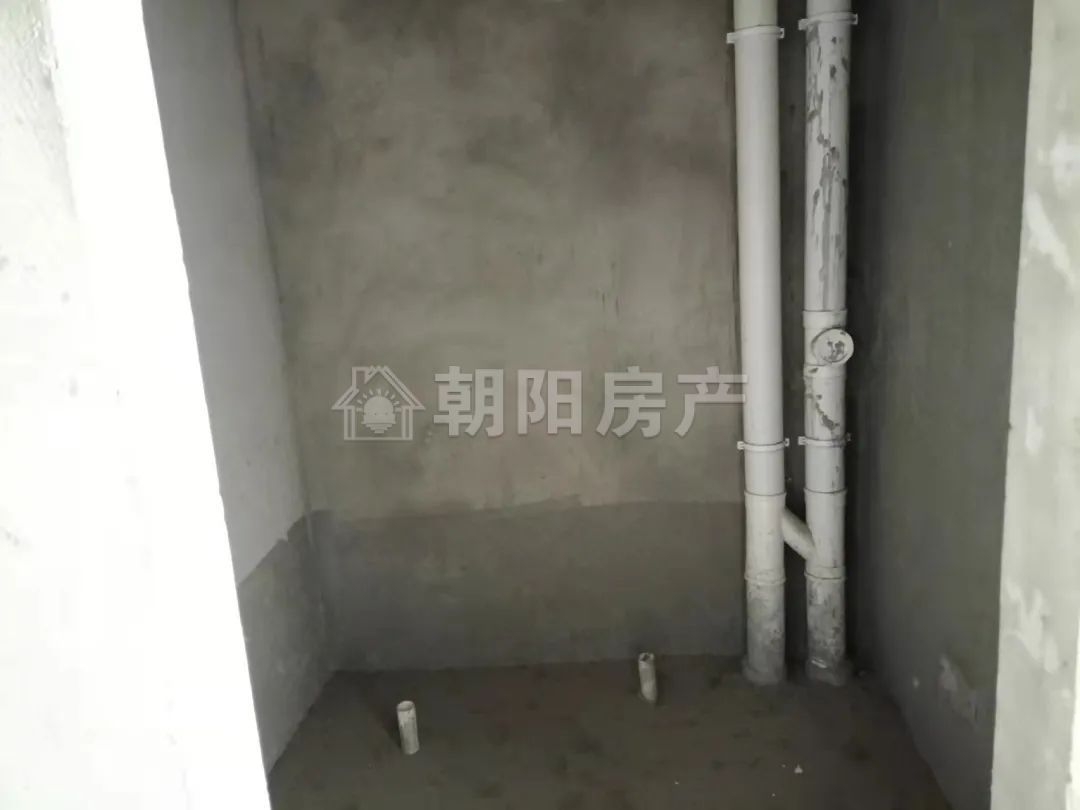 金地新天地 70平 南向三居双卫 满两年 交通便利