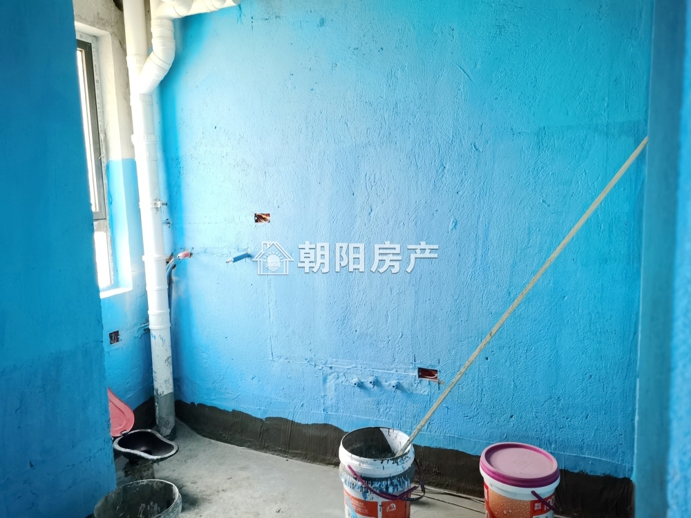 南山里 137平 南向三室 毛坯可塑 交通便利配套全