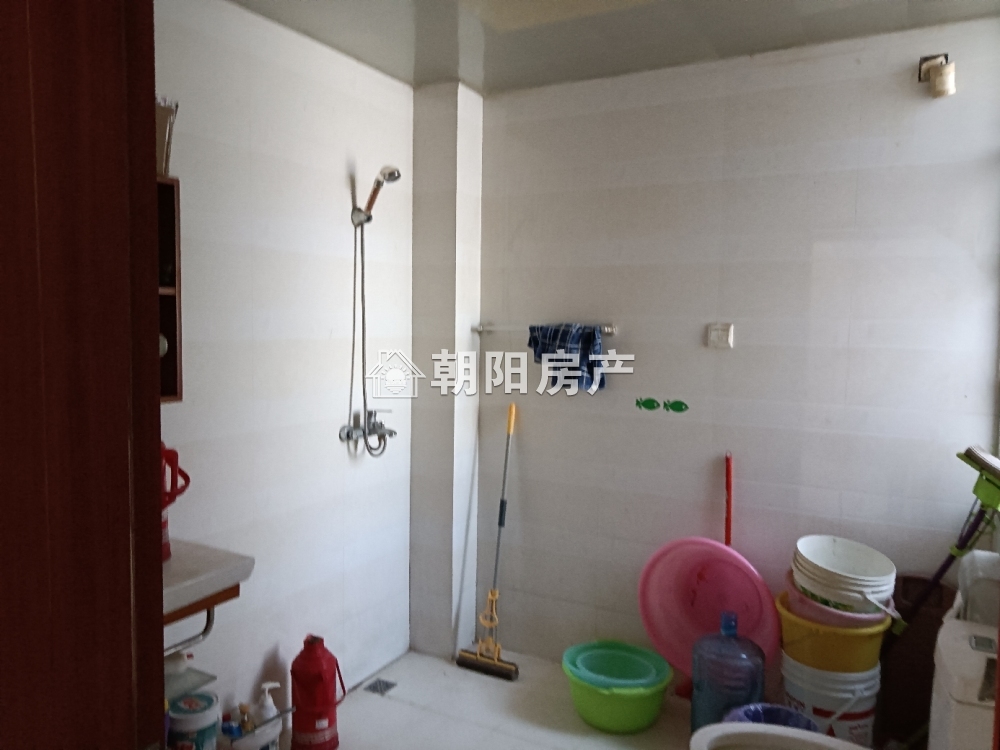 南山村C2 133平 精装三居 朝南 满两年 交通便利