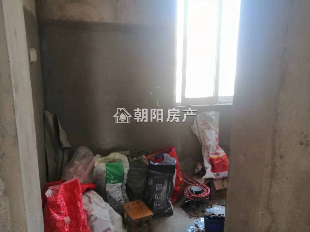 东城国际 108平 南向三居采光好 毛坯 3333元/平
