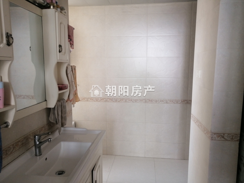 东方丽景 96平 南向精装两居 满两年 交通便利