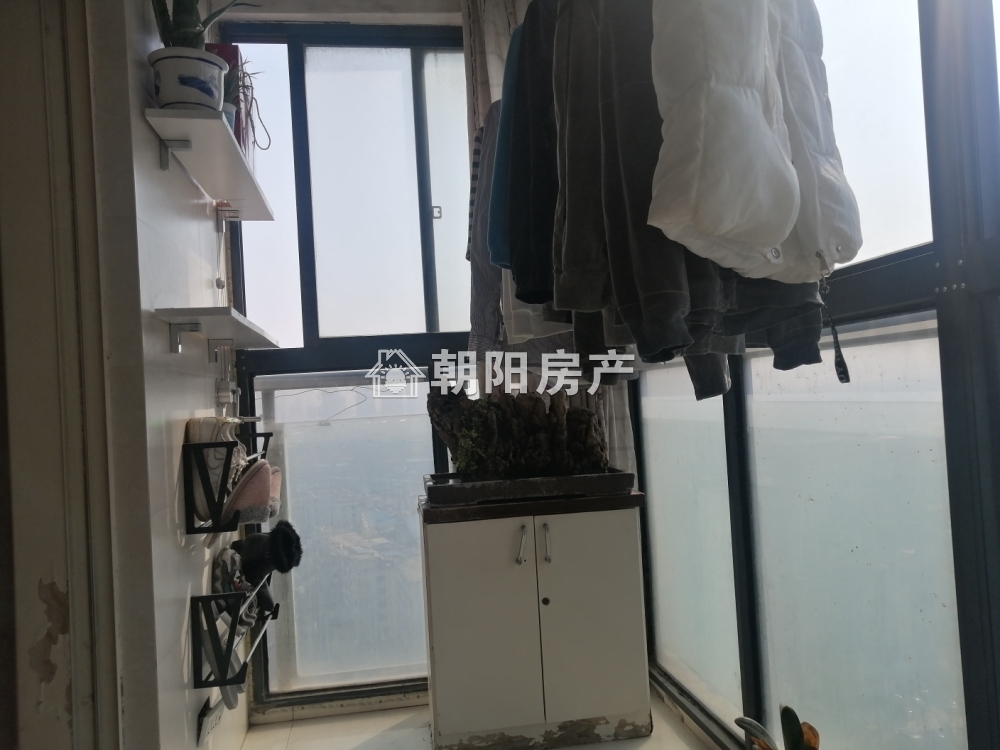 东方丽景 96平 南向精装两居 满两年 交通便利