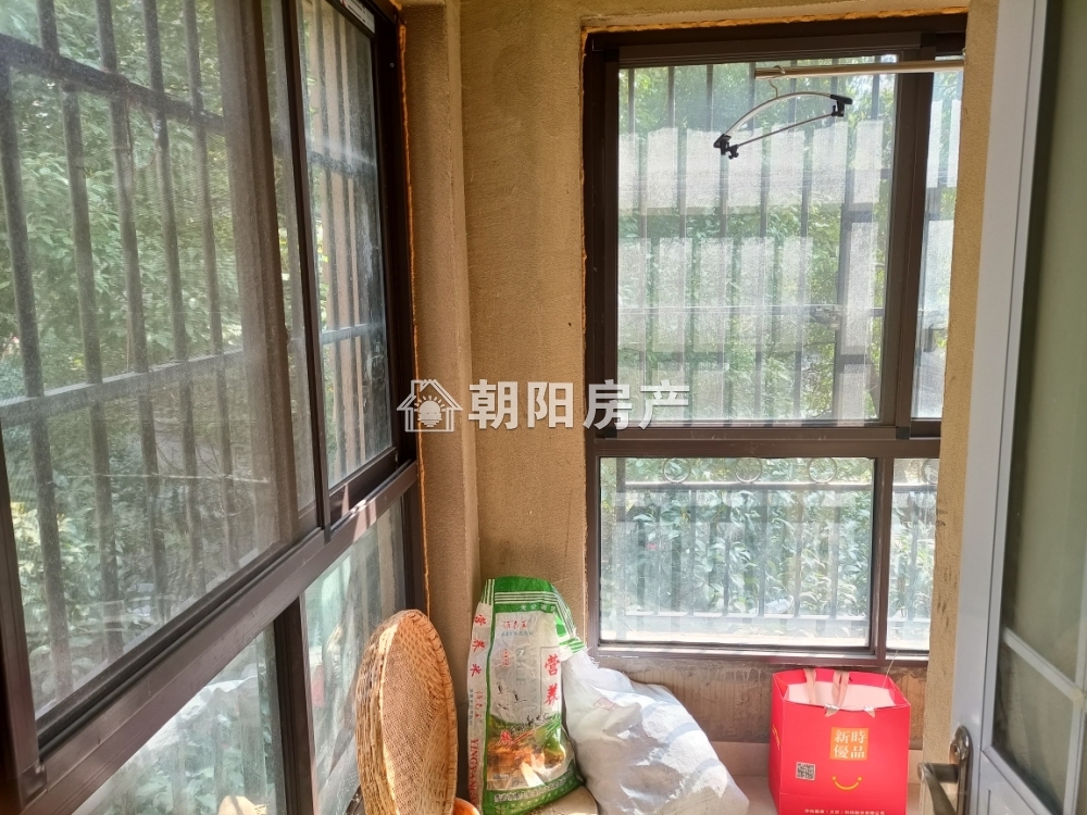 顺发泽润园 131平 朝南精装三居 满两年 单价2977元