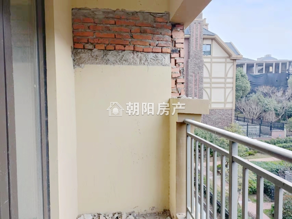 泉山湖龙湾上叠别墅4室2厅毛坯房急售