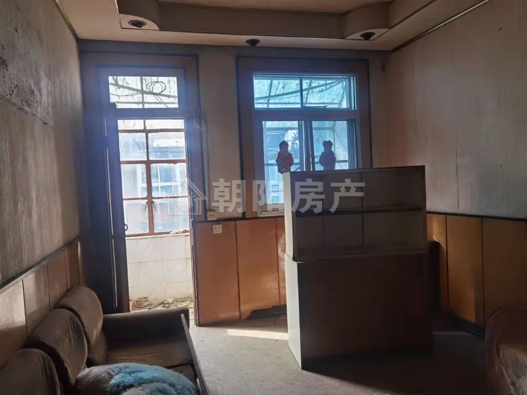 芳草园综合楼 65平 朝南三室 简装 随时看房
