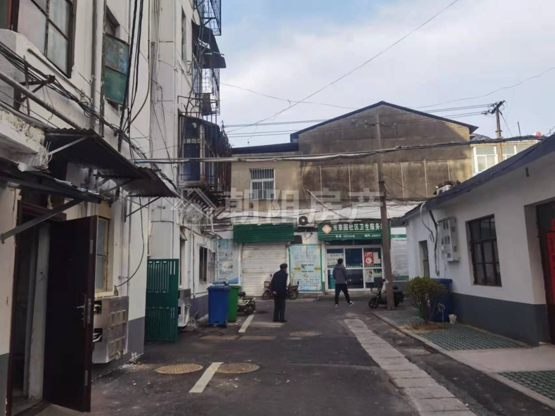 芳草园综合楼 65平 朝南三室 简装 随时看房