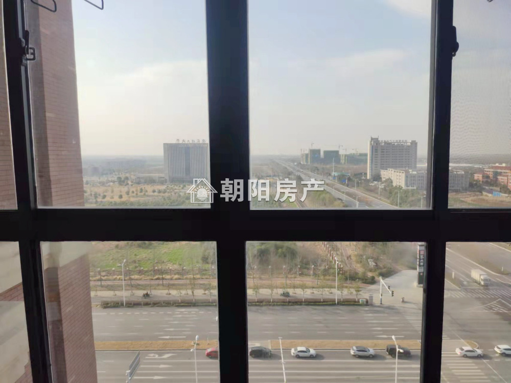 英伦联邦 120平 南向精装三室 满两年 交通便利