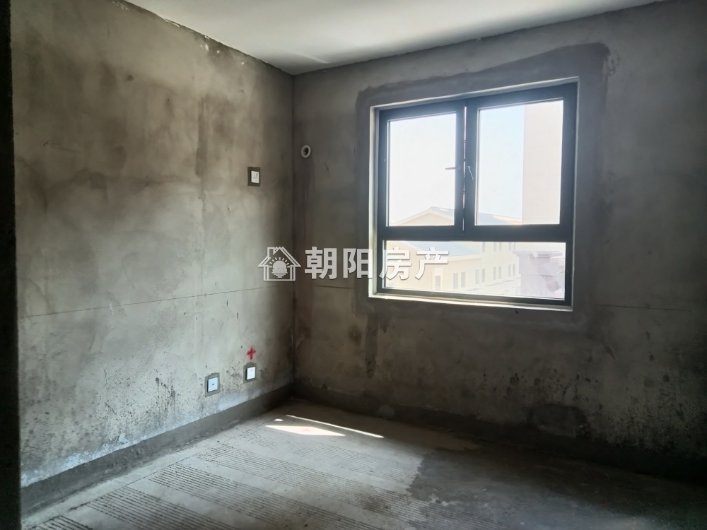 循理新嘉园 114平 南向三室 满两年 交通便利