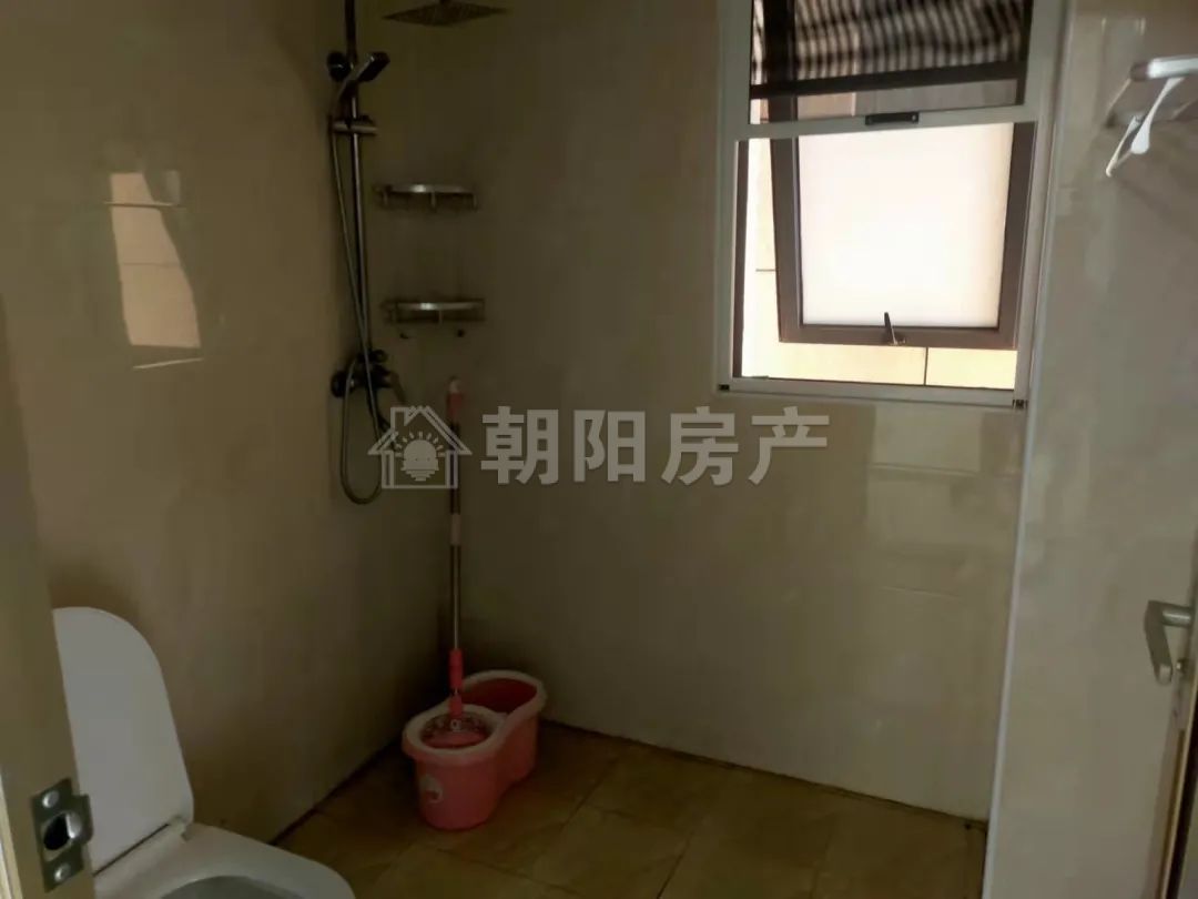 凤凰湾H地块 105平 南向精装两室 采光好 交通便利