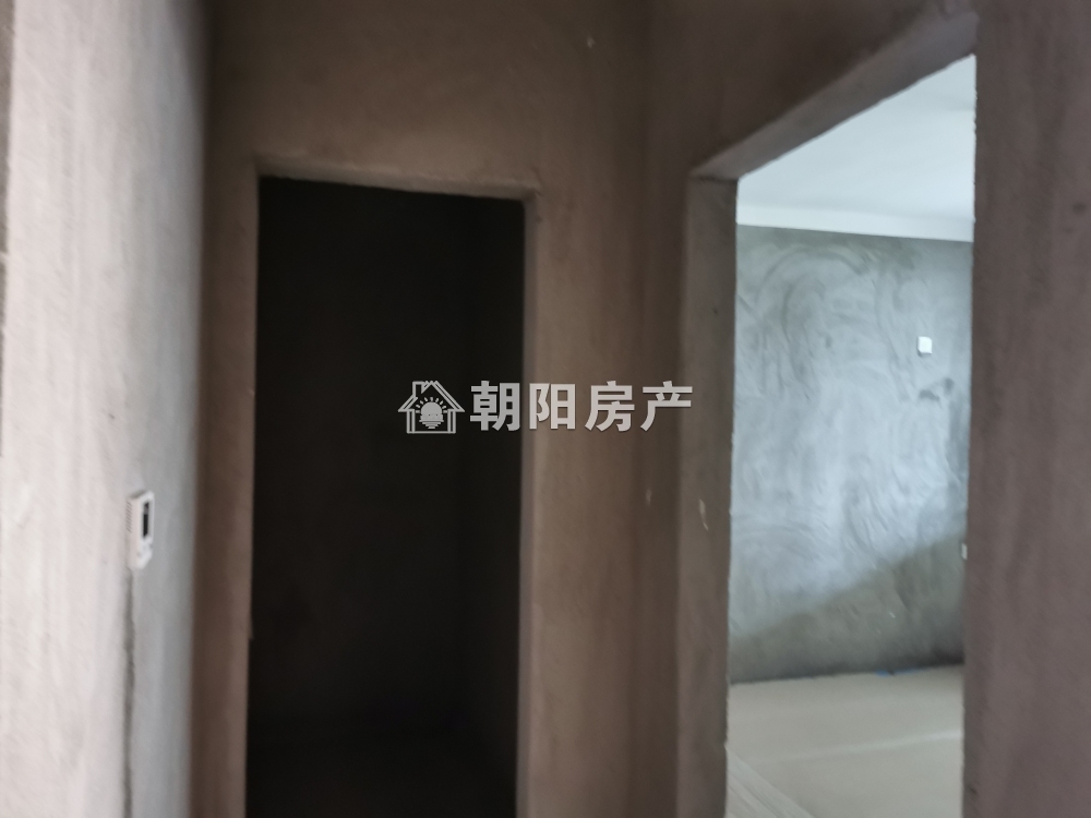 安理家园 143平 南向大三居 毛坯 学区房 交通便利