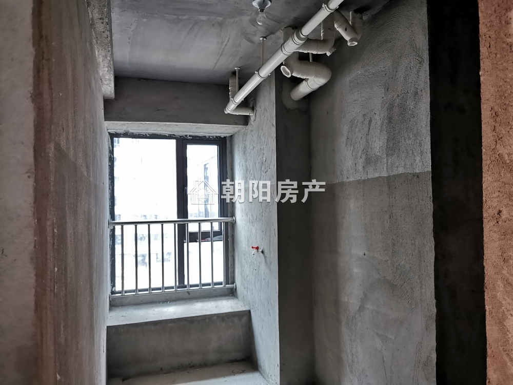 安理家园 143平 南向大三居 毛坯 学区房 交通便利