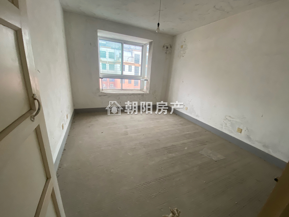 前锋新村 196平 南向大三居 学区房 交通便利 采光好