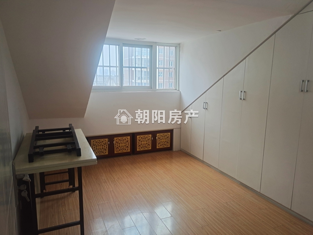 心享世城 135平 南向精装三居 单价2000元 交通便利