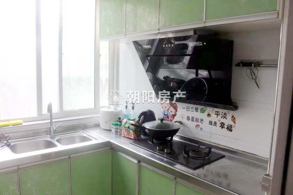 东华鑫城 93平 南向两室精装 满两年 交通便利