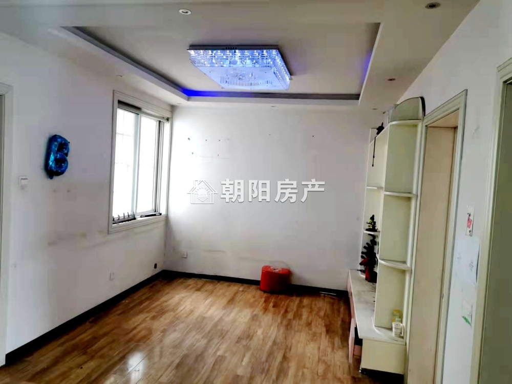 民生小区 99平 南向大三居 学区房 单价1600元