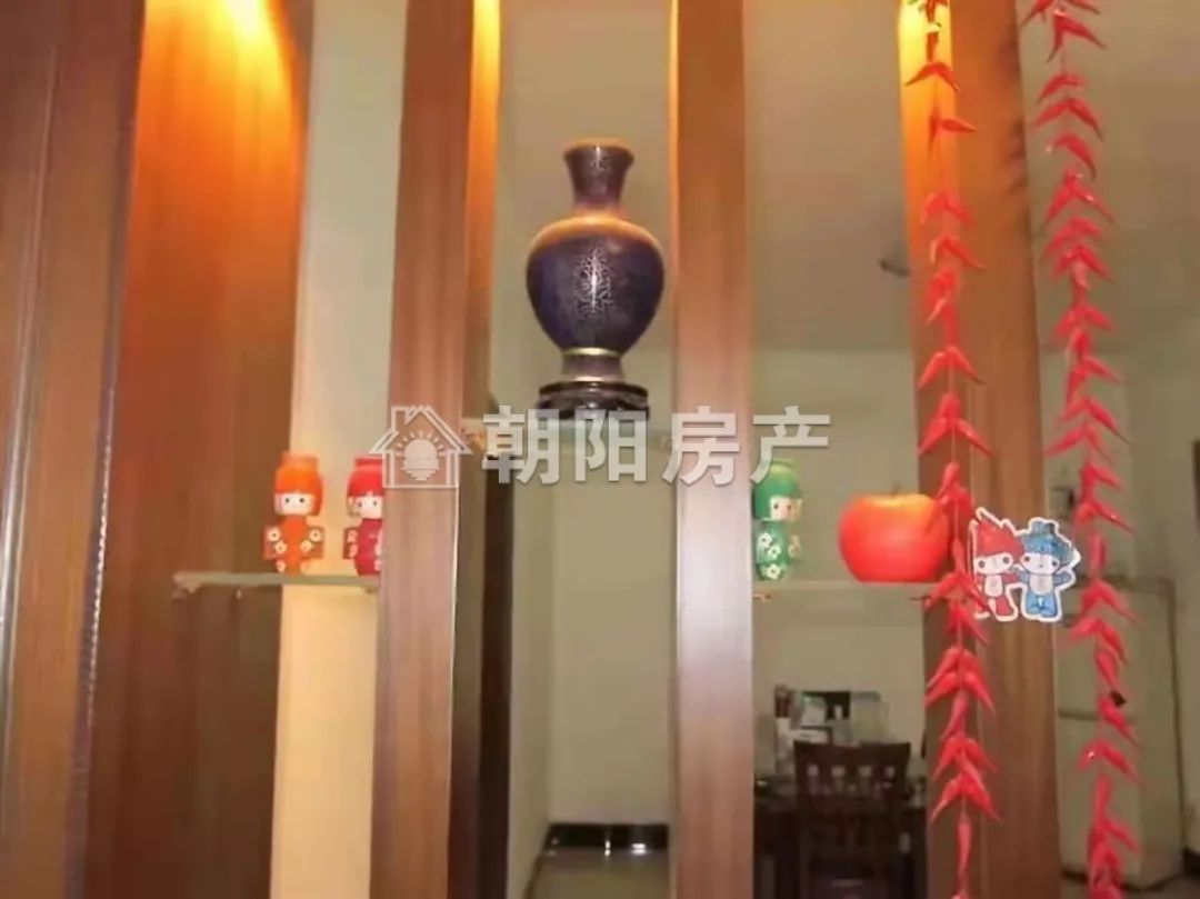 金凤小区 130平 南向三居 交通便利 采光好 随时看房