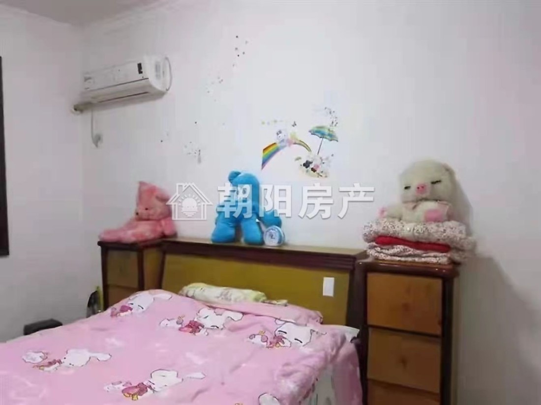 金凤小区 130平 南向三居 交通便利 采光好 随时看房