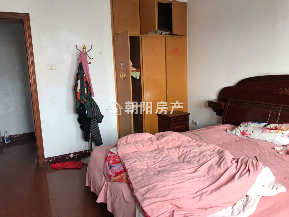 肥皂厂家属楼 83平 东向两室 满两年 交通便利 学区房