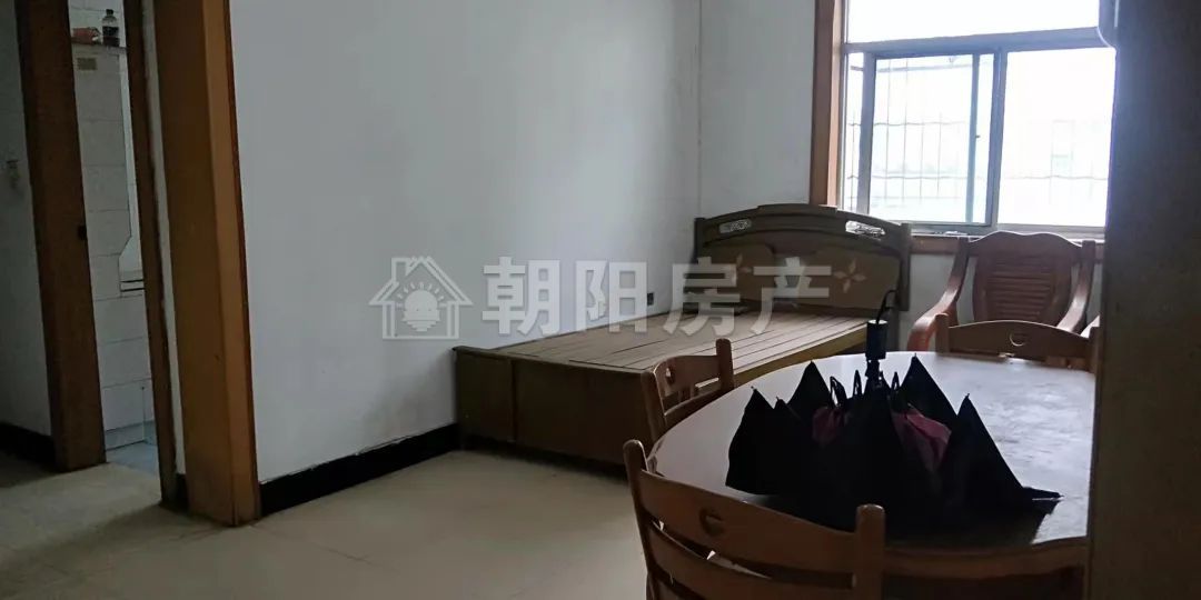 金凤小区 90平 南向两居采光好 交通便利 学区配套全