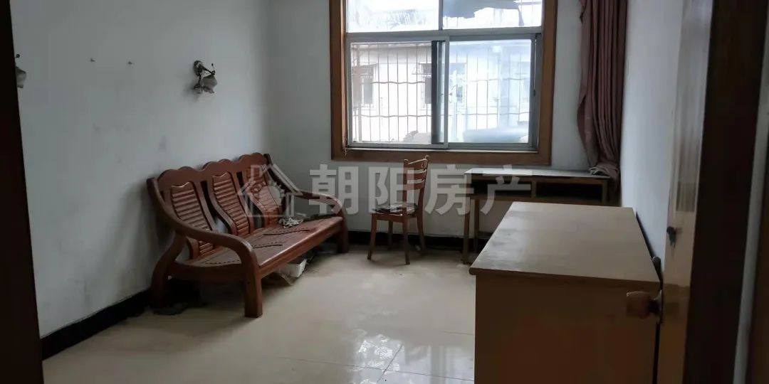 金凤小区 90平 南向两居采光好 交通便利 学区配套全