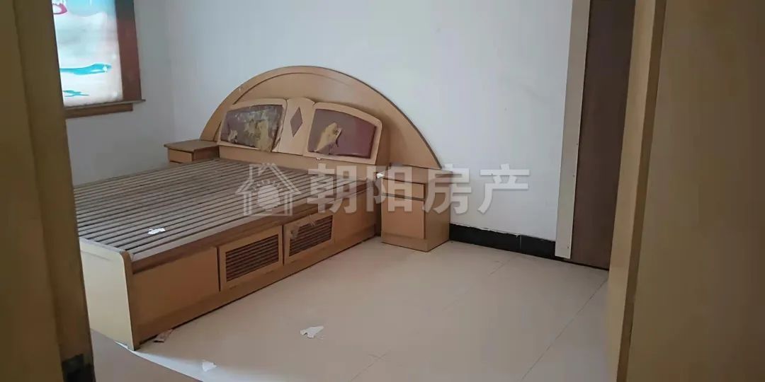金凤小区 90平 南向两居采光好 交通便利 学区配套全