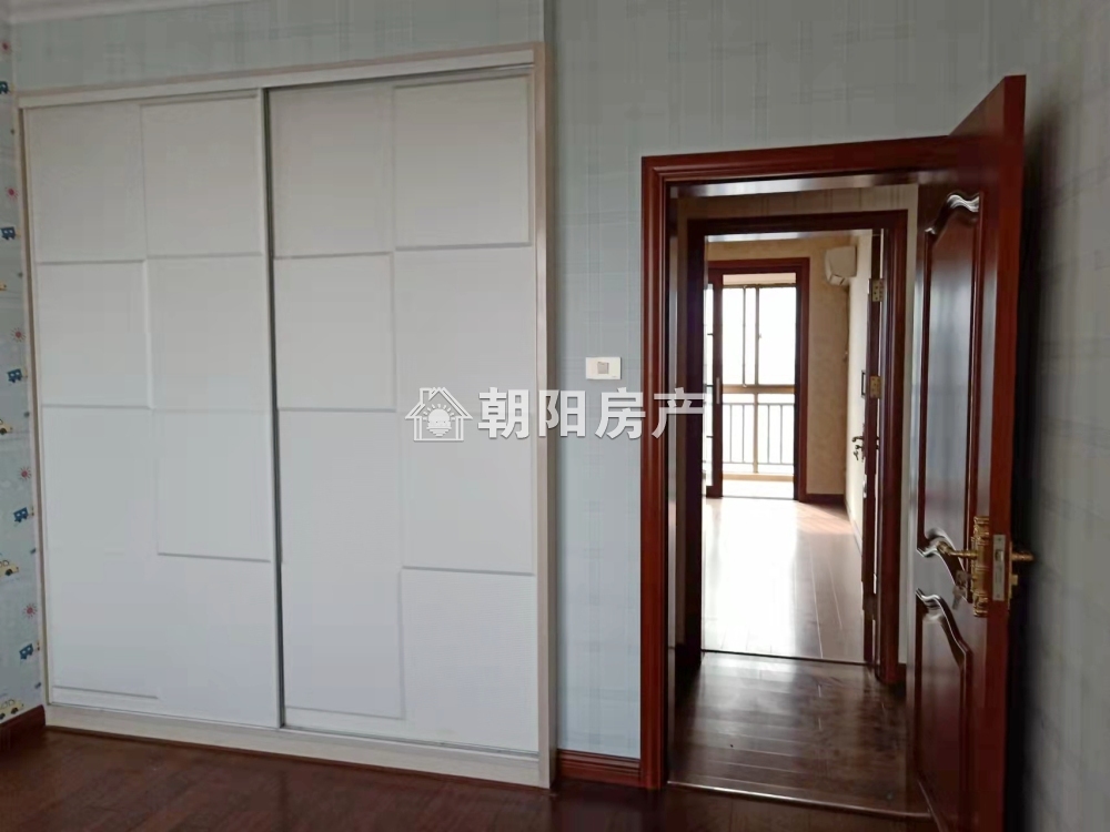 云景豪庭 134平 朝南精装三室 学区房 交通便利