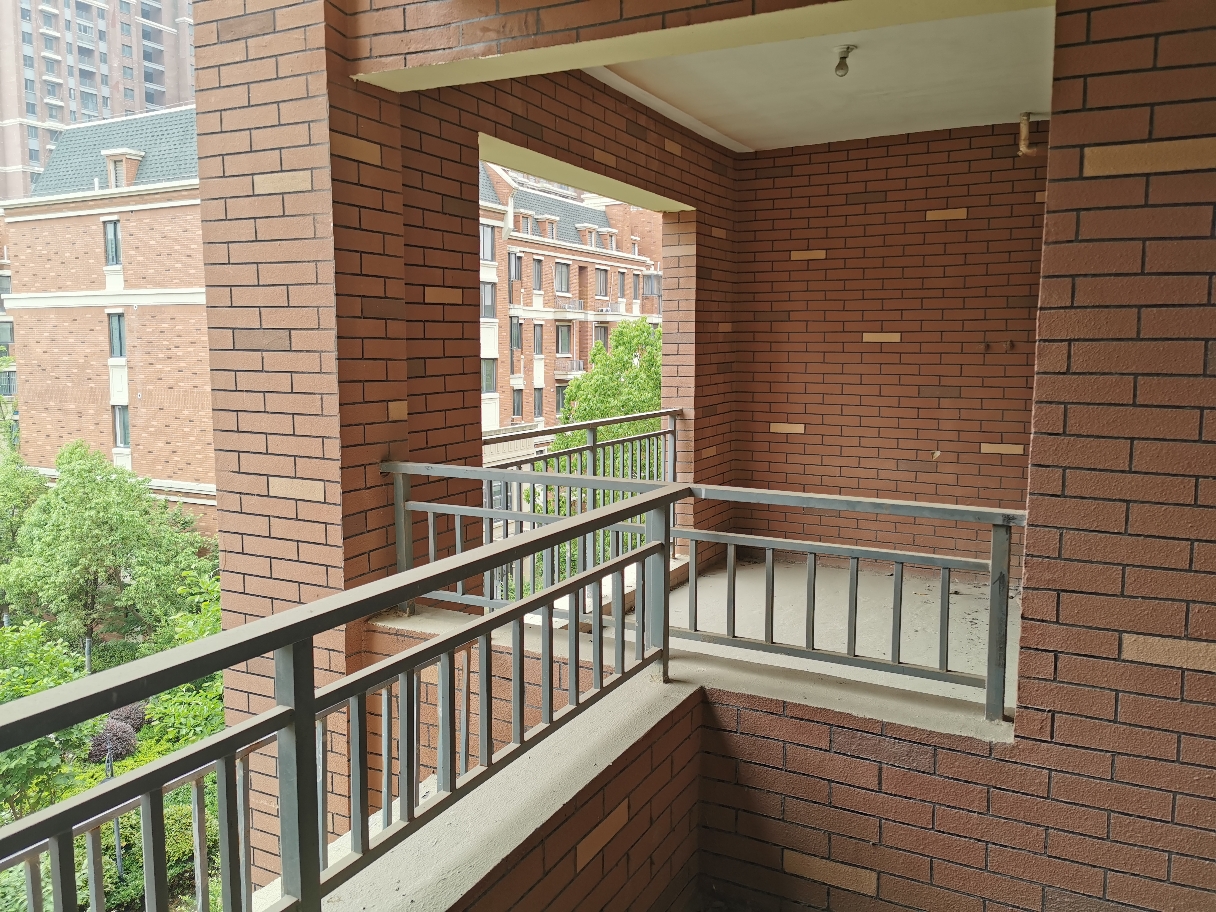 英伦联邦四室两厅毛坯房_8