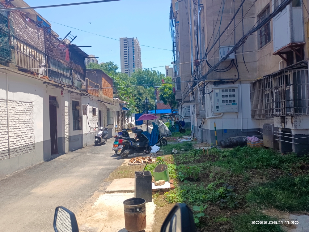 此房是精装修；家具家电齐全；两室一厅_10