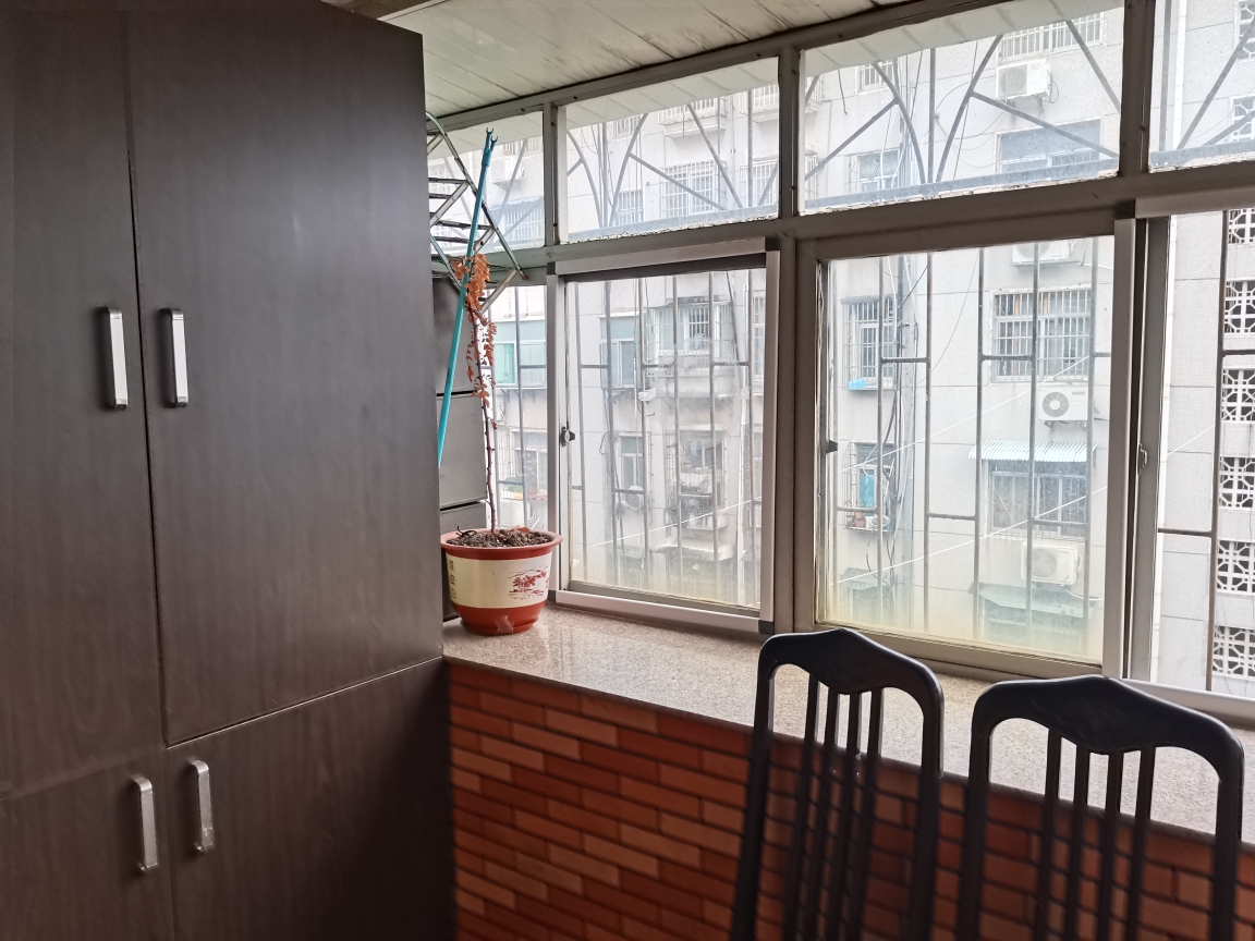 公交家属大院（人民医院西院）2室精装出租_7