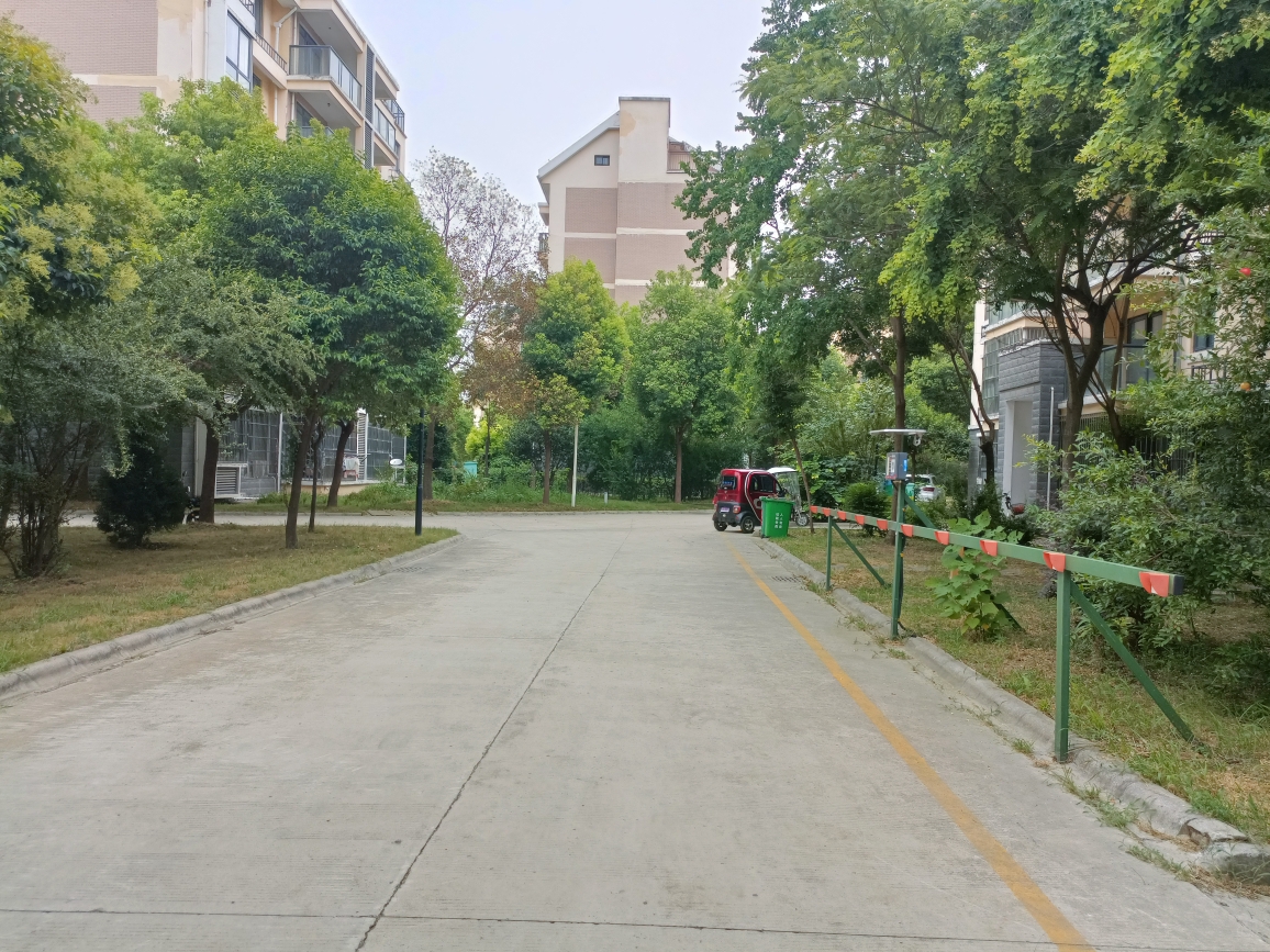 西湖小区简单装修116平方三室两厅看房方便_9