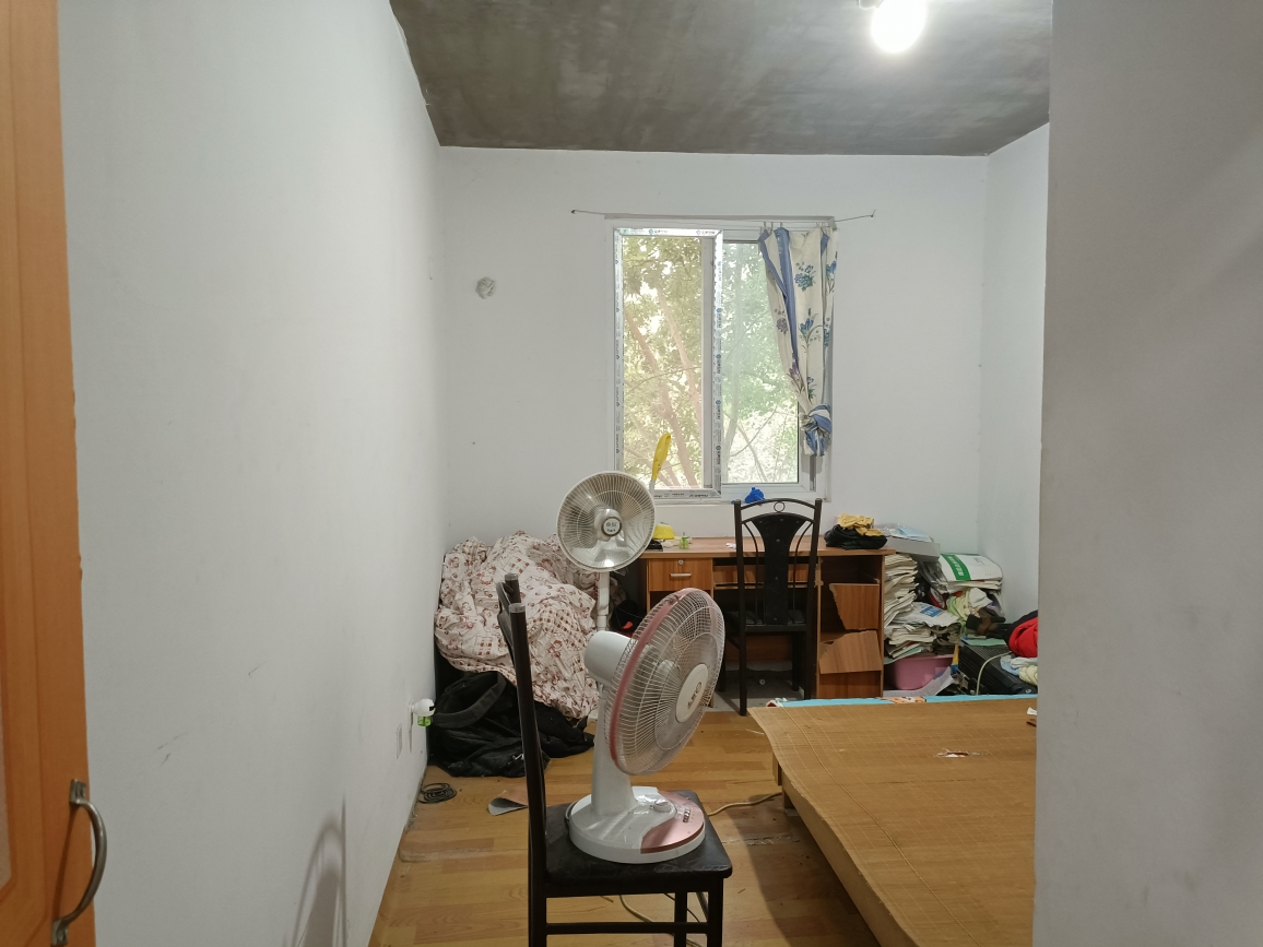 西湖小区简单装修116平方三室两厅看房方便_4