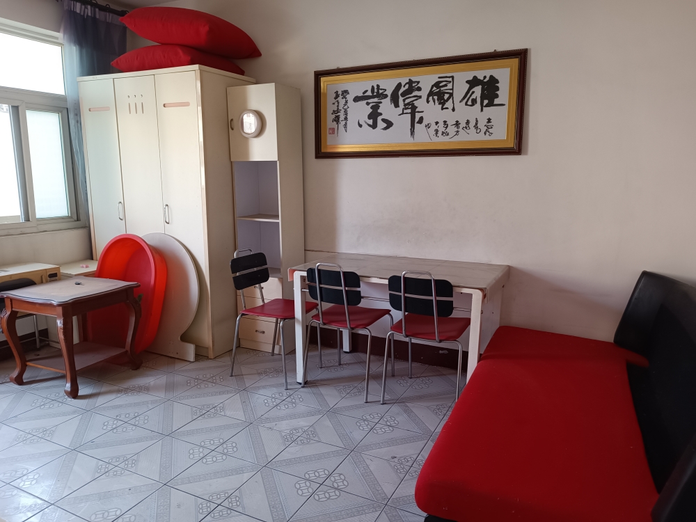 前锋一村 三室一厅 交通生活便利_3
