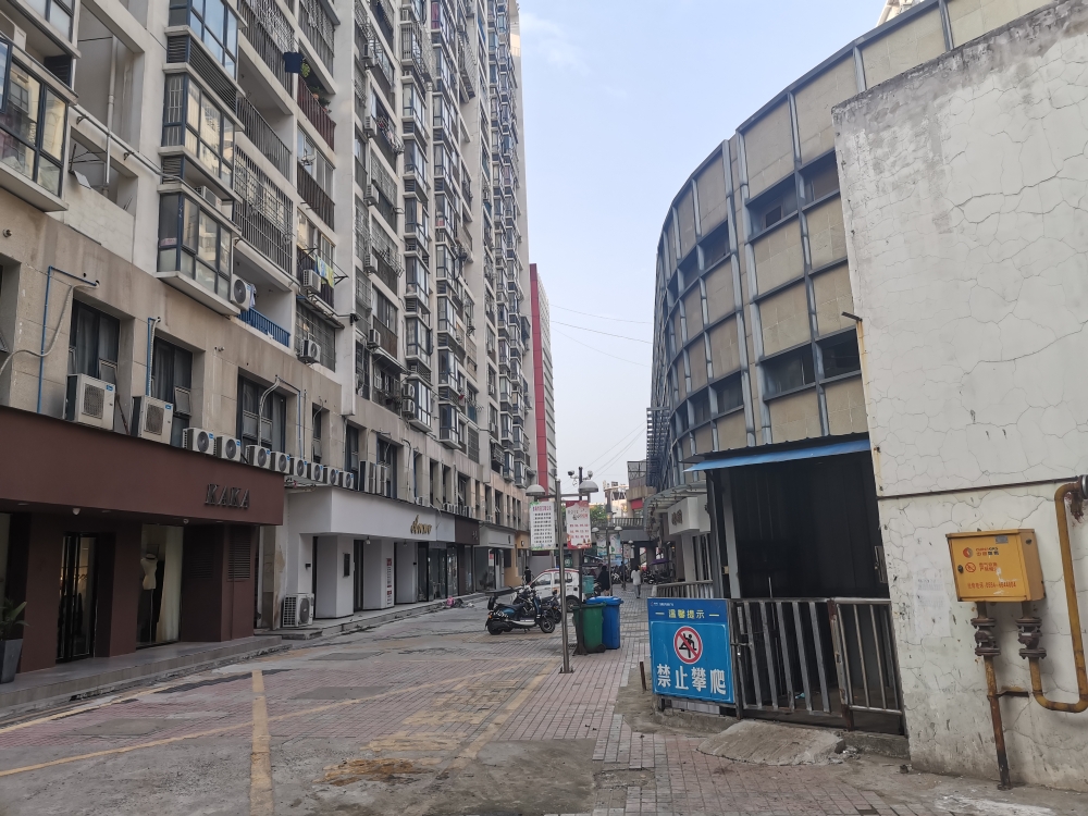 谢二西村2室1厅中等装修中心地段采光刺眼交通方便_11