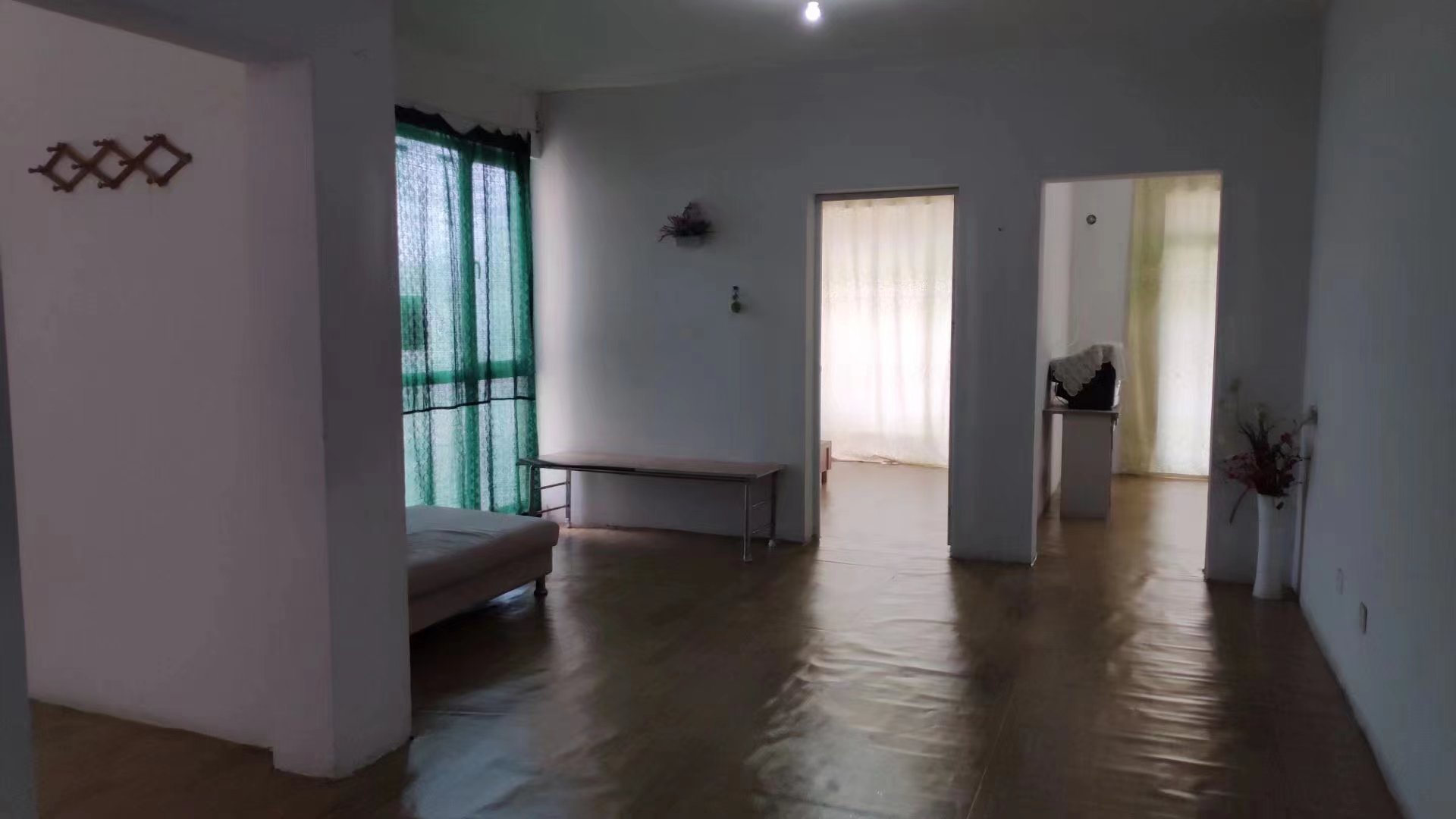 西湖春天简单装修3室2厅出售_3