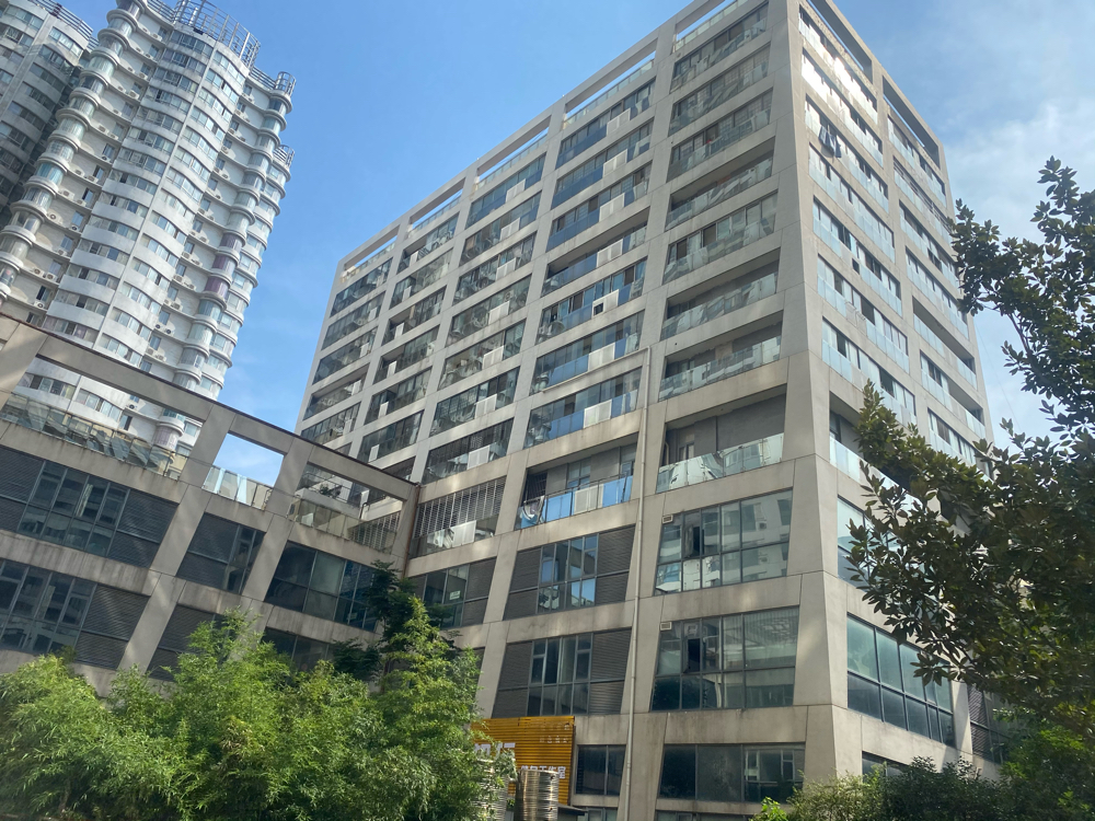龙湖路一号三室两厅精装修拎包入住_11