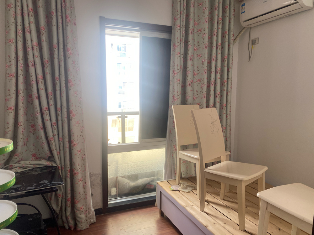 龙湖路一号三室两厅精装修拎包入住_13