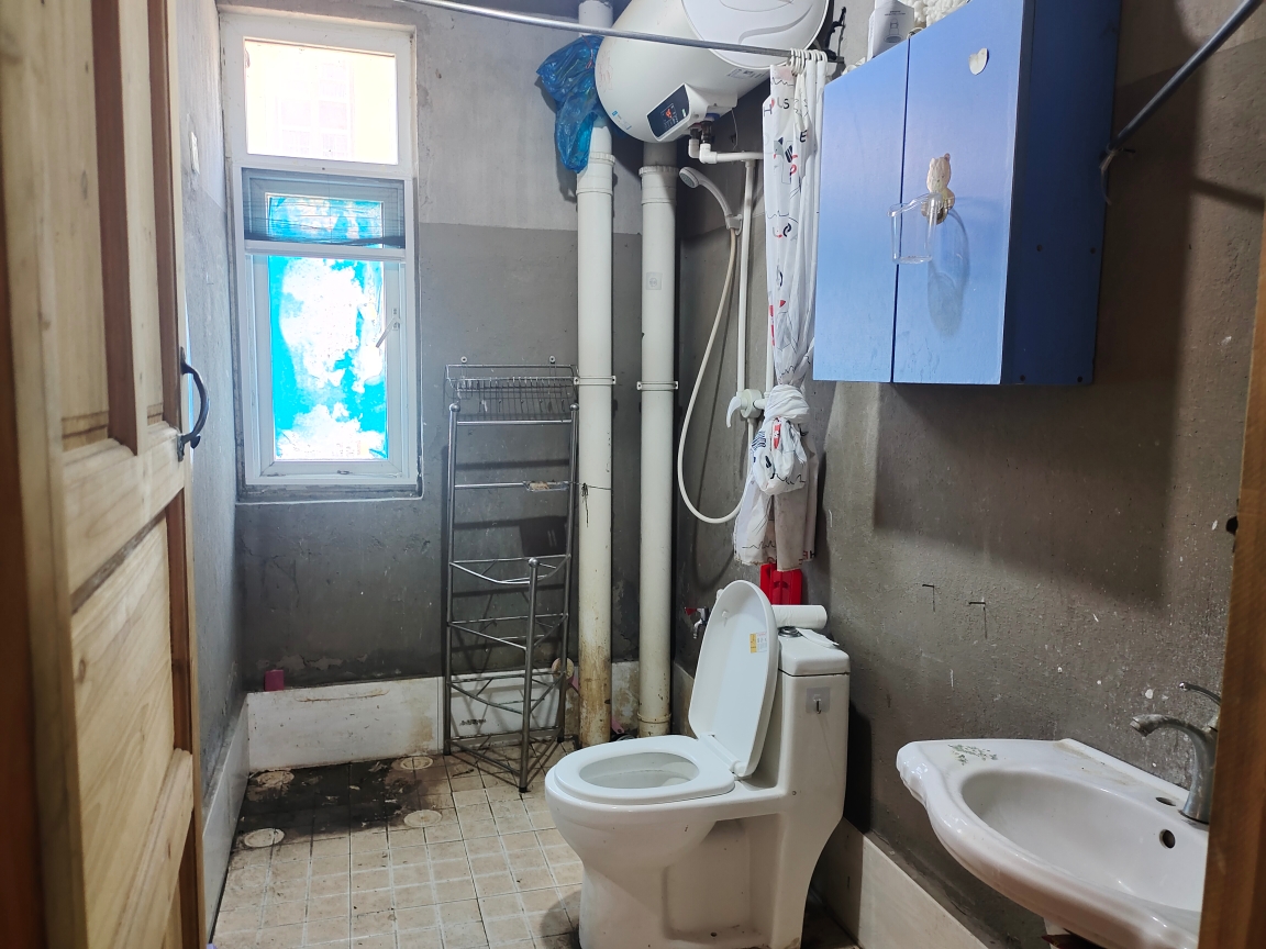 西湖花园B区，三室两厅一厨一卫，毛坯房_5