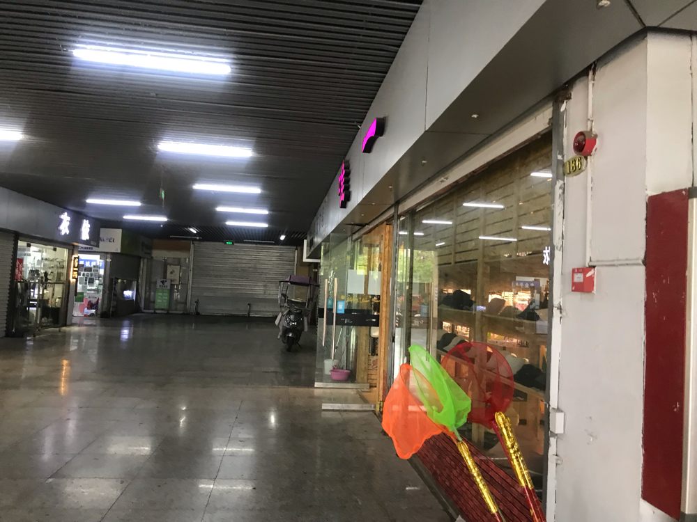 出售 八公山佳城国际门面房 26平方 简装 交通购物非常便捷 周围有大型超市 菜市街 地段好_13