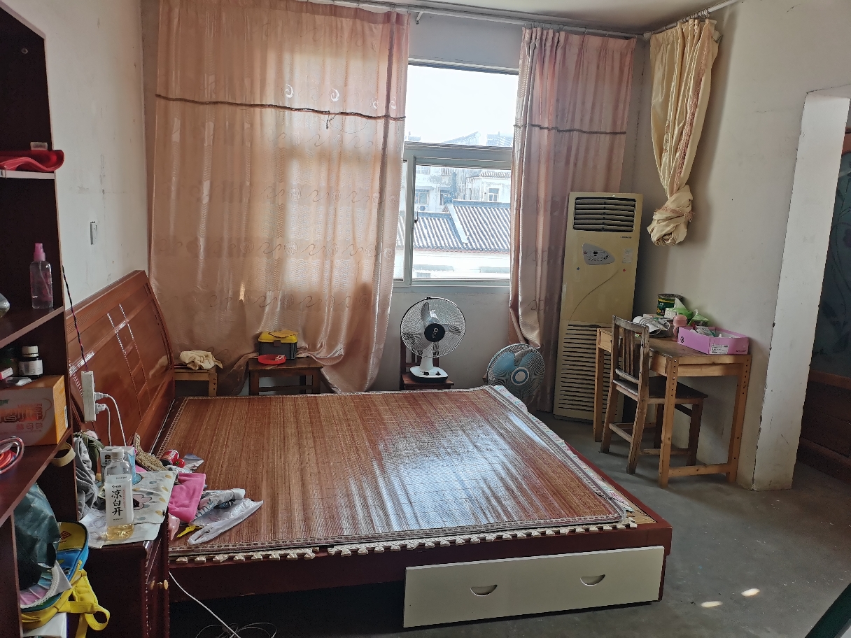 老城区 西街大卫巷 4楼 127平 三室两厅 普装出售  _4