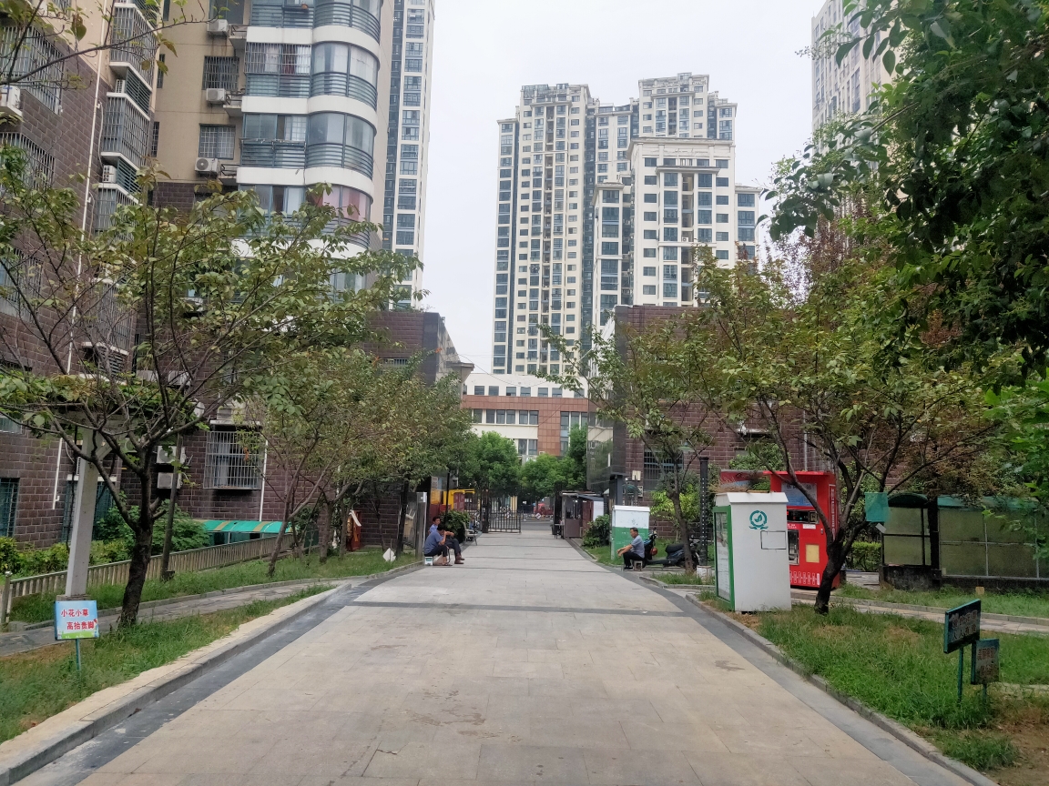 新时代广场132平 毛坯 800/月_16