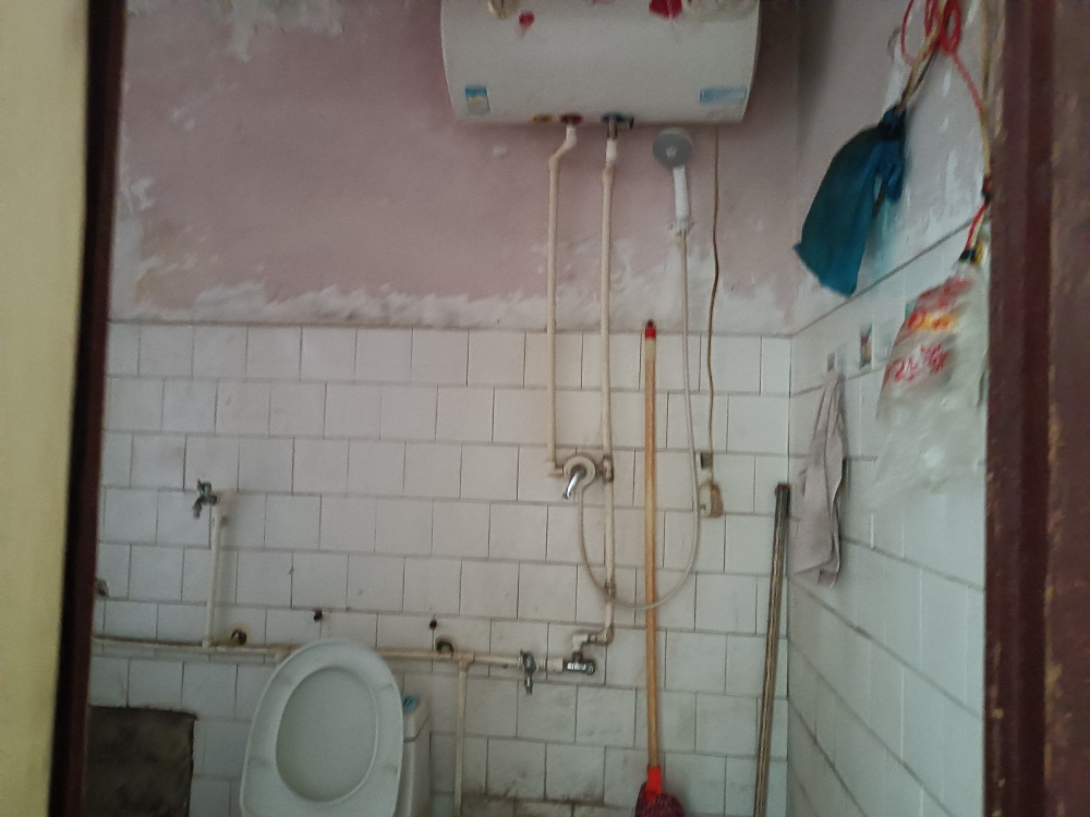老城区北街税务巷简单装修出租。_7